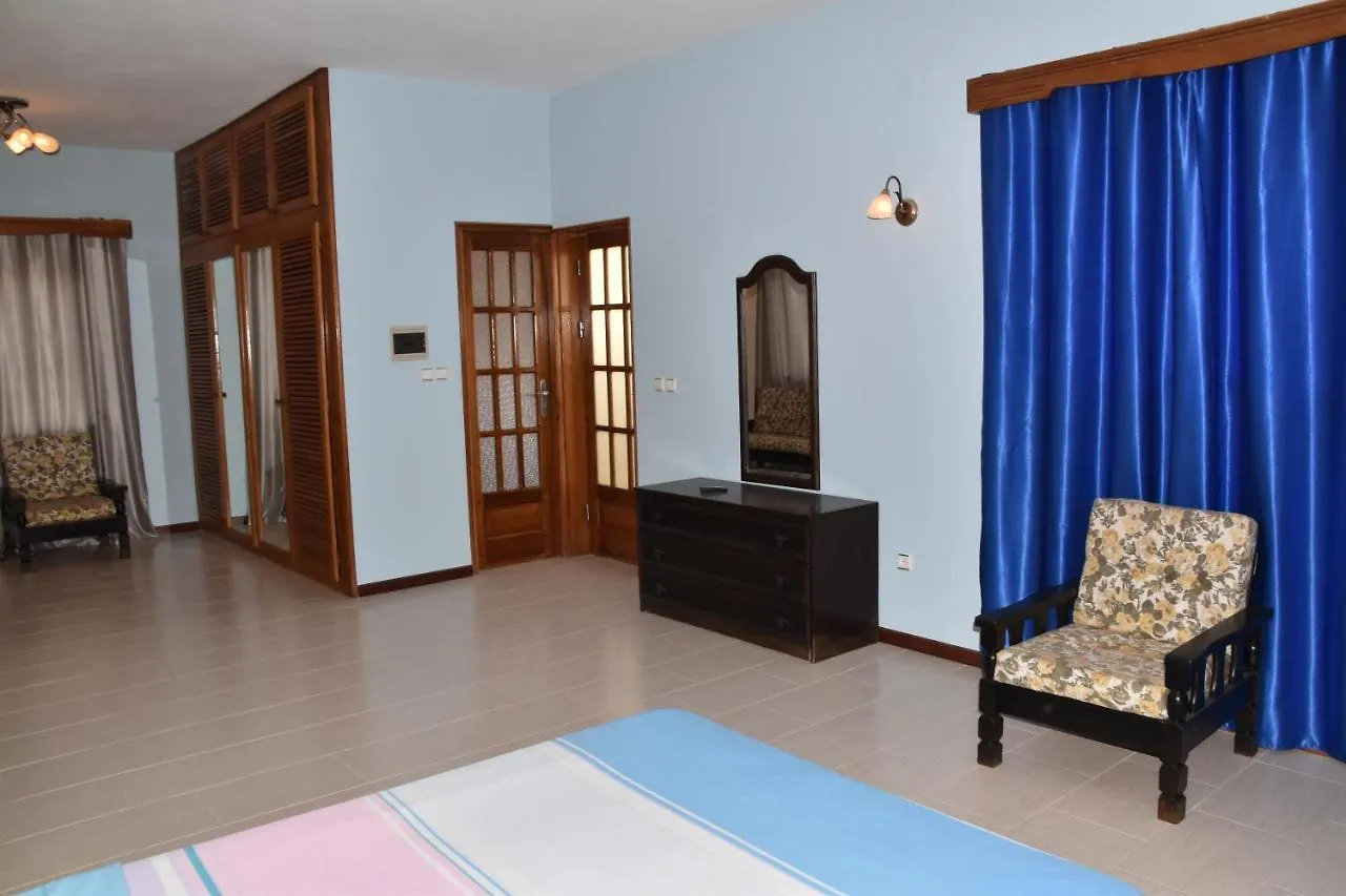 Lombo Branco Palace Ribeira Grande
